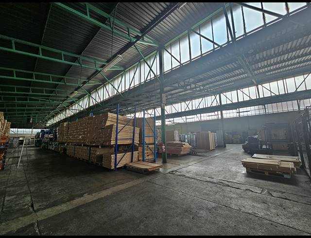 4,318M² WAREHOUSE TO LET IN ISANDO